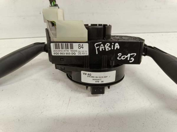 COMMODO VW POLO 6R/ SEAT IBIZA/ SKODA FABIA - Vue 3